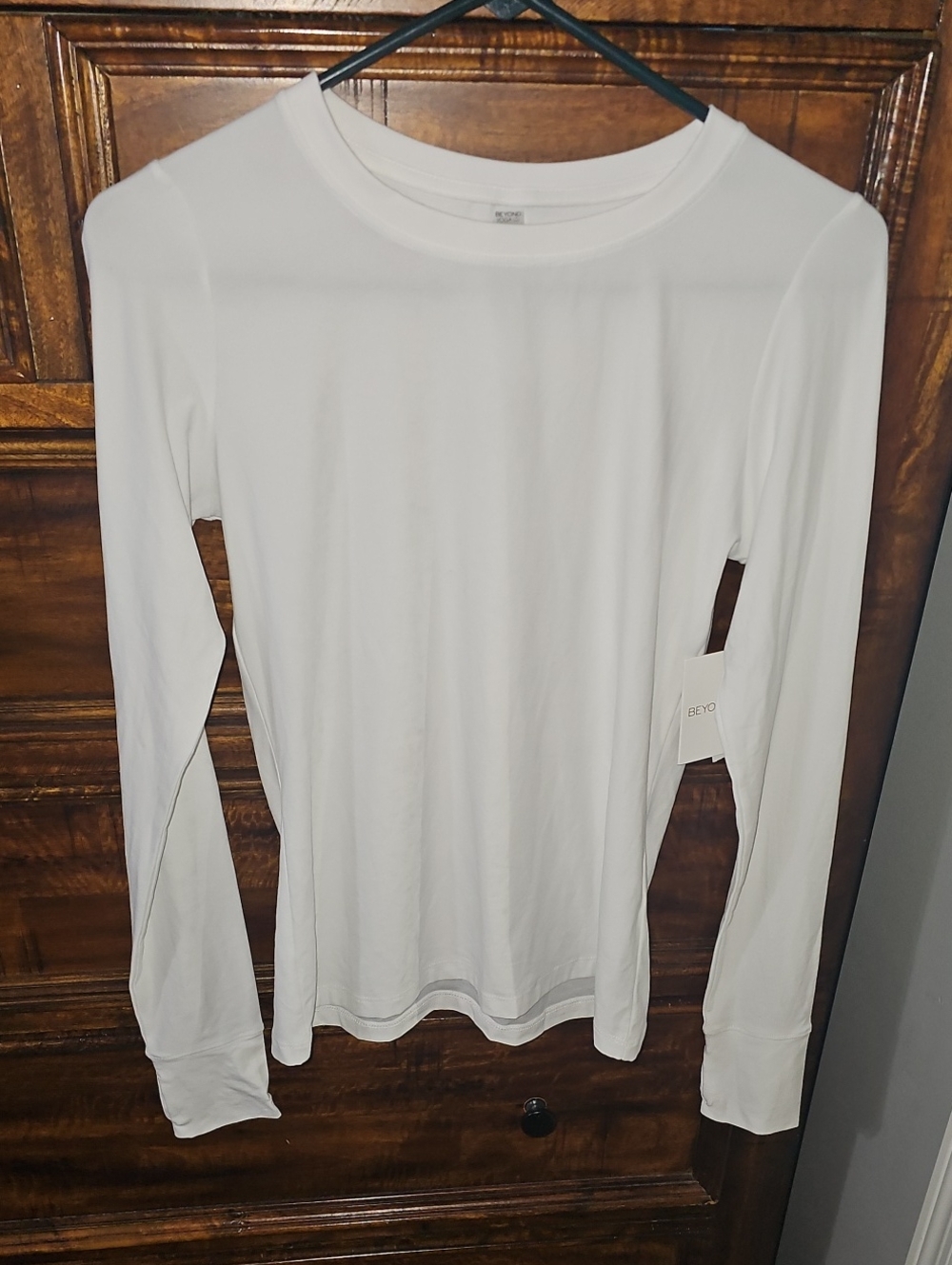Beyond Yoga Womens Nwts Long Sleeve White Shirt! Super Soft! Sz Medium With FLAW